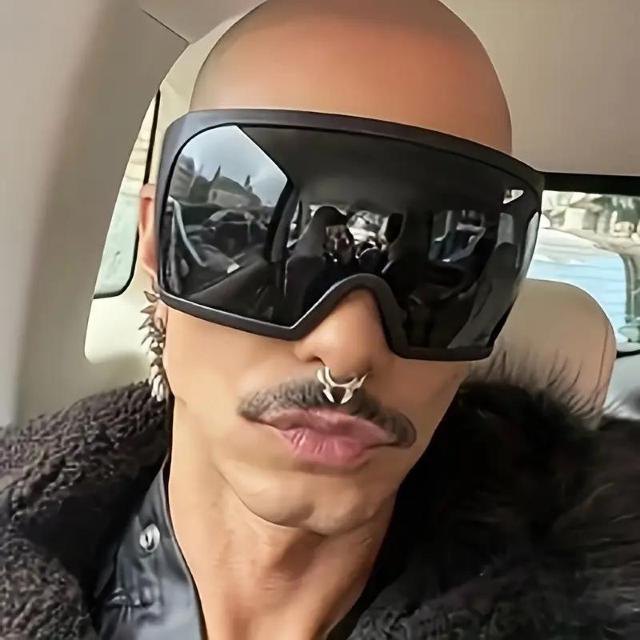 お試し価格990円★【耐久性のあるサングラス】未来的なオーバーサイズのラップアラウンドファッションメンズグラス 黒 < 男性ファッション  お試し価格990円★【耐久性のあるサングラス】未来的なオーバーサイズのラップアラウンドファッションメンズグラス 黒 < 男性ファッションの