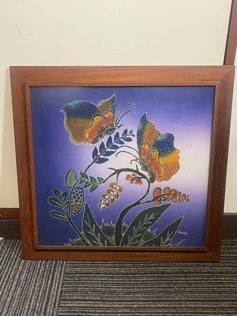 オリジナルバティック絵画 ジョグジャカルタ、ジャワ、インドネシア 花 インテリア 絵画 額装 壁掛け 額縁 真作 額 画 < インテリア/ライフ オリジナルバティック絵画 ジョグジャカルタ、ジャワ、インドネシア 花 インテリア 絵画 額装 壁掛け 額縁 真作 額 画 < インテリア/ライフの