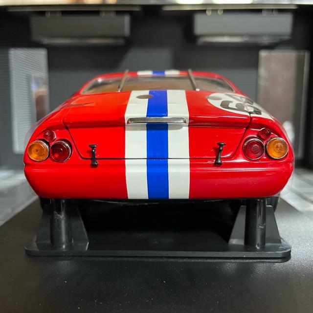 ŐVi  1/18 tF[ 365 GTB/4  zr[ 