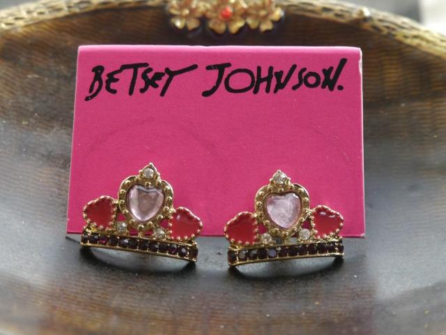 新品 ゴスロリ姫系ロマ系 アンティーク調ハートストーン プリンセス クラウン 王冠ティアラ ピアス  BETSEY JOHNSON < 女性アクセサリー/時計  新品 ゴスロリ姫系ロマ系 アンティーク調ハートストーン プリンセス クラウン 王冠ティアラ ピアス  BETSEY JOHNSON  < 女性アクセサリー/時計の