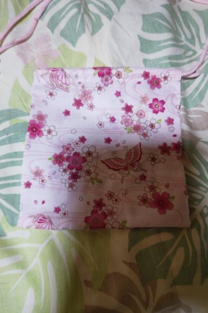 ★新柄ピンク×流水に金彩桜蝶和柄ナナメ掛巾着袋 < キッズ/ベビー  ★新柄ピンク×流水に金彩桜蝶和柄ナナメ掛巾着袋  < キッズ/ベビーの