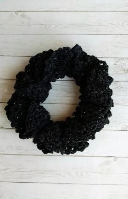 ハンドメイド ダブルフリルシュシュ アイボリー&ラメグレー < 女性ファッション ハンドメイド ダブルフリルシュシュ アイボリー&ラメグレー < 女性ファッションの