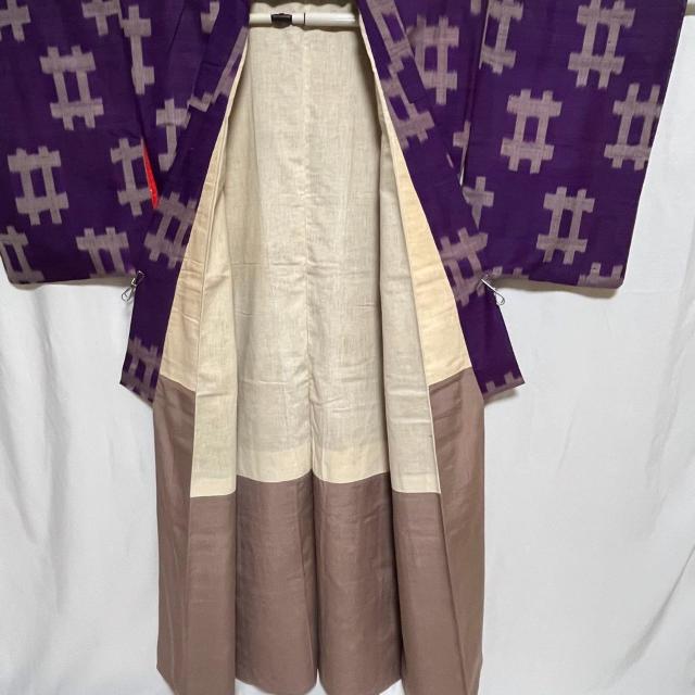 銘仙 アンティーク 紬 絣 井桁絣 着物 袷 紫 リメイクにも 正絹 < 女性ファッション 銘仙 アンティーク 紬 絣 井桁絣 着物 袷 紫 リメイクにも 正絹 < 女性ファッションの