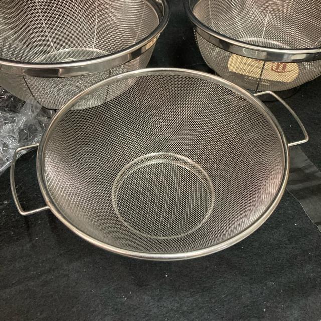 ステンレス製メッシュざる4個セット 新品 未使用 サイズ幅約21〜26cm 味道 < インテリア/ライフ ステンレス製メッシュざる4個セット 新品 未使用 サイズ幅約21〜26cm 味道 < インテリア/ライフの