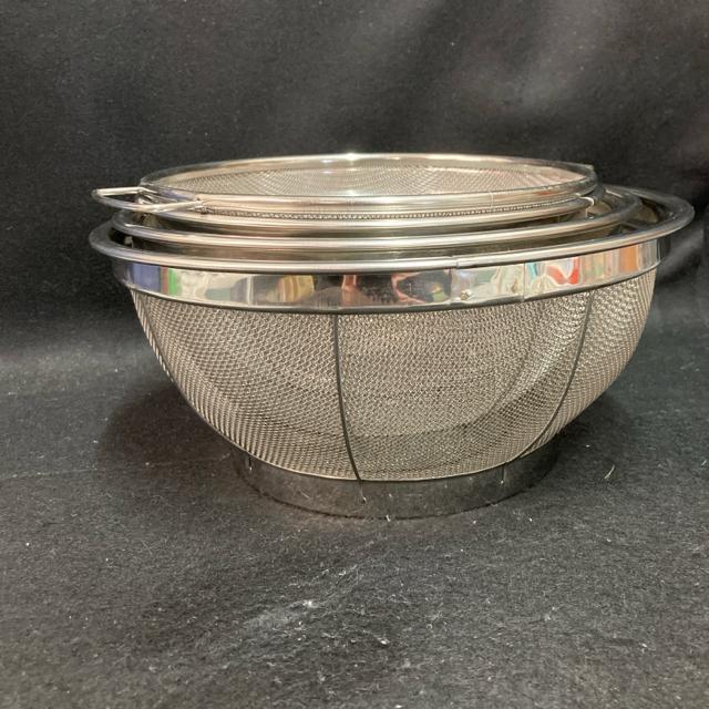 ステンレス製メッシュざる4個セット 新品 未使用 サイズ幅約21〜26cm 味道 < インテリア/ライフ ステンレス製メッシュざる4個セット 新品 未使用 サイズ幅約21〜26cm 味道 < インテリア/ライフの
