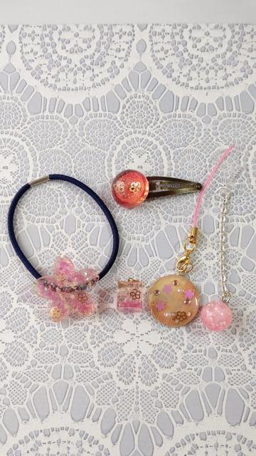 桜のレジンアクセサリーセット  ハンドメイド < 女性ファッション  桜のレジンアクセサリーセット  ハンドメイド  < 女性ファッションの