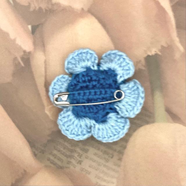 ハンドメイド♪レース編み 花びらがカールしたお花モチーフのブローチ < 女性ファッション  ハンドメイド♪レース編み 花びらがカールしたお花モチーフのブローチ < 女性ファッションの