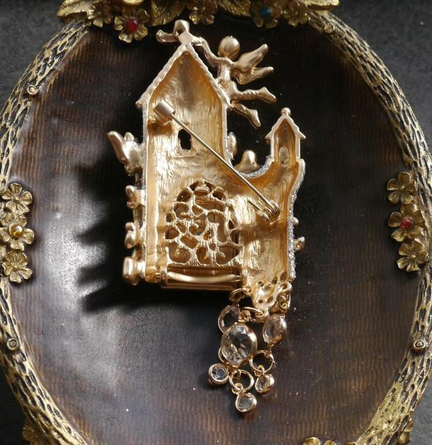 新品アンティーク調ラメ入り天使とお空のお城ブローチ < 女性アクセサリー/時計  新品アンティーク調ラメ入り天使とお空のお城ブローチ < 女性アクセサリー/時計の