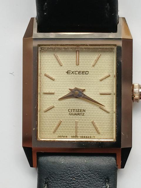 CITIZEN EXCEED QUARTZ   uh 