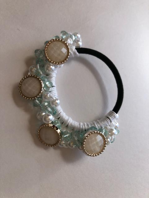 ハンドメイド ヘアゴム キラキラビーズ盛り盛り♪ガーリー ホワイト < 女性ファッション  ハンドメイド ヘアゴム キラキラビーズ盛り盛り♪ガーリー ホワイト < 女性ファッションの