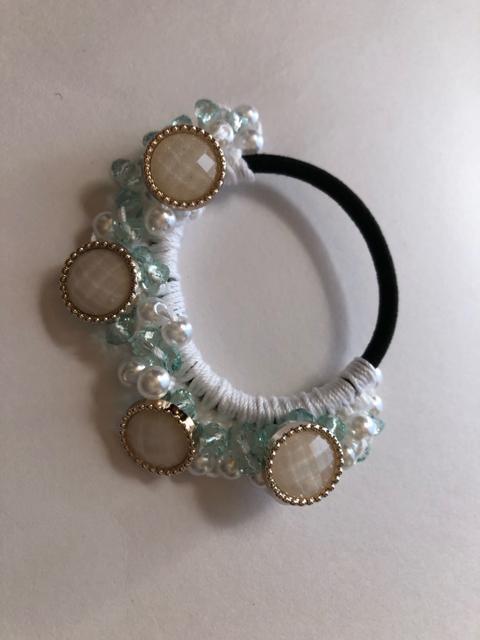 ハンドメイド ヘアゴム キラキラビーズ盛り盛り♪ガーリー ホワイト < 女性ファッション  ハンドメイド ヘアゴム キラキラビーズ盛り盛り♪ガーリー ホワイト < 女性ファッションの