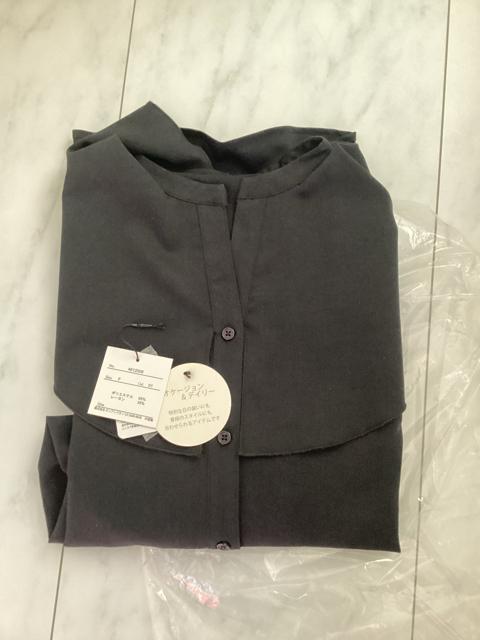 未使用 le colis ラッフルカラーシャツ ブラック フリル襟 < 女性ファッション  未使用 le colis ラッフルカラーシャツ ブラック フリル襟 < 女性ファッションの