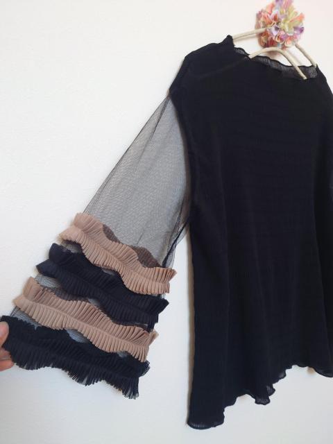 値下げ フリルシースルートップス < 女性ファッション  値下げ フリルシースルートップス < 女性ファッションの
