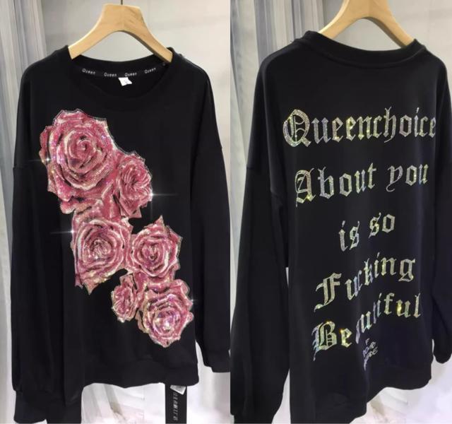 キラキララインストーン付き 薔薇柄 トレーナー ブラック 英字柄 大きいサイズ < 女性ファッション  キラキララインストーン付き 薔薇柄 トレーナー ブラック 英字柄 大きいサイズ  < 女性ファッションの