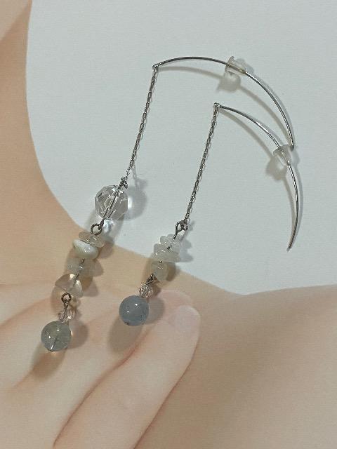 【アメリカンピアス】アクアマリンとムーンストーンのアシンメトリーピアス < 女性アクセサリー/時計 【アメリカンピアス】アクアマリンとムーンストーンのアシンメトリーピアス < 女性アクセサリー/時計の