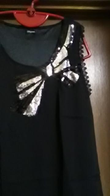 新品タグなし*キラキラリボン付き*ワンピース < 女性ファッション  新品タグなし*キラキラリボン付き*ワンピース < 女性ファッションの