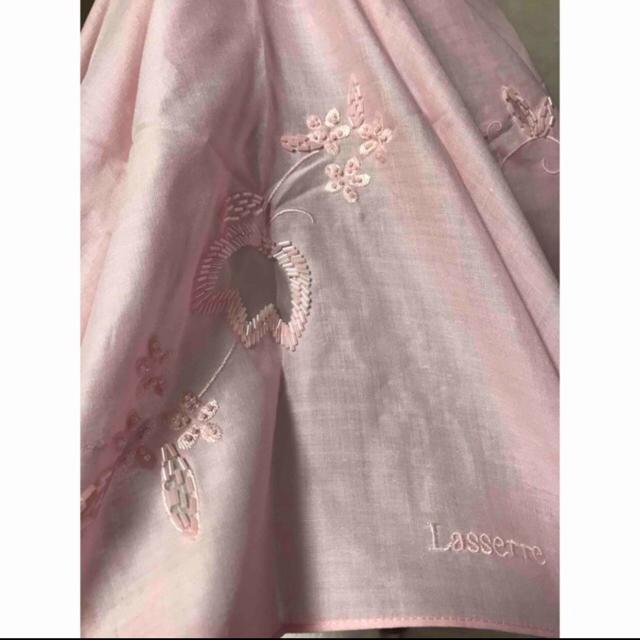 新品タグ付き 折り畳み 日傘 麻100% リネン  ガラスビーズ刺繍  持ち手竹 < 女性ファッション  新品タグ付き 折り畳み 日傘 麻100% リネン  ガラスビーズ刺繍  持ち手竹 < 女性ファッションの