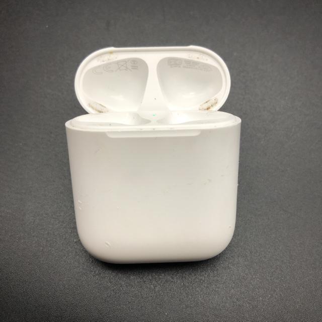 即決 純正 Apple アップル AirPods エアーポッズ 充電ケース A1602 < 家電/AV  即決 純正 Apple アップル AirPods エアーポッズ 充電ケース A1602 < 家電/AVの