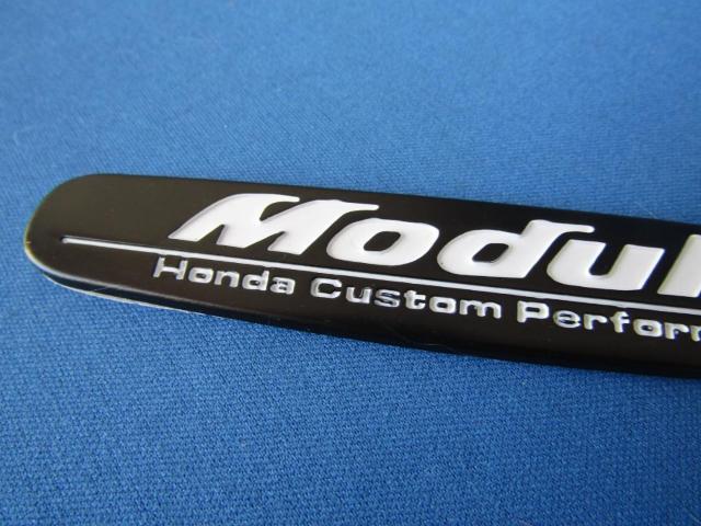 ●ModuroモデューロCustom Performance ABS製 BLACK&WHITE エンブレム < 自動車/バイク ●ModuroモデューロCustom Performance ABS製 BLACK&WHITE エンブレム < 自動車/バイク