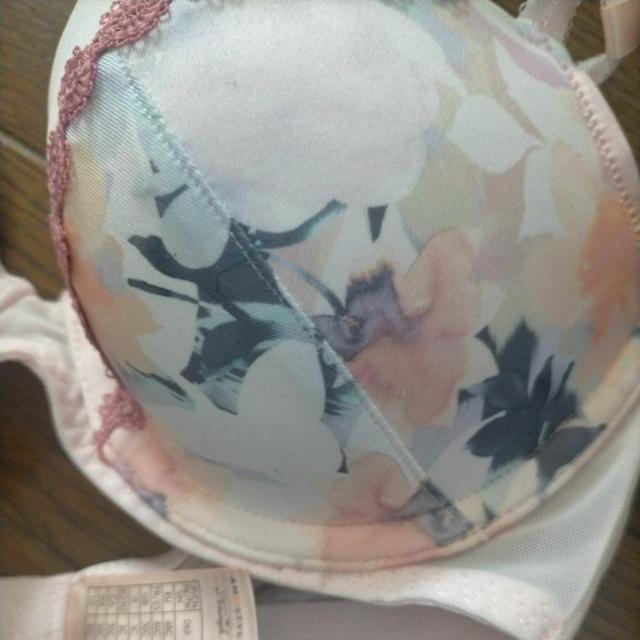 トリンプ アモスタイル ワイヤーブラジャー B65/D65 新品 花 < 女性ファッション  トリンプ アモスタイル ワイヤーブラジャー B65/D65 新品 花 < 女性ファッションの