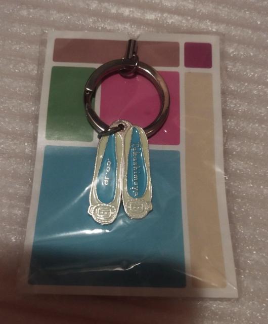 高島屋 金具製 バレエシューズ キーチェーン キーホルダー ノベルティ < 女性ファッション  高島屋 金具製 バレエシューズ キーチェーン キーホルダー ノベルティ < 女性ファッションの
