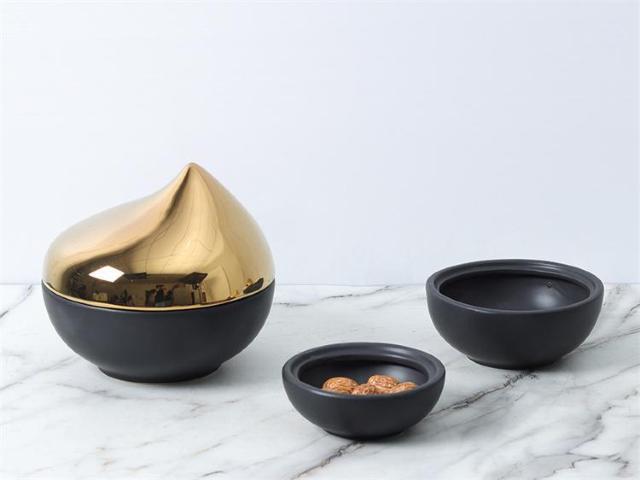 銀メッキ 水滴形 陶器製 収納罐 Sサイズ 小物入れ 北欧モダン < インテリア/ライフ 銀メッキ 水滴形 陶器製 収納罐 Sサイズ 小物入れ 北欧モダン < インテリア/ライフの