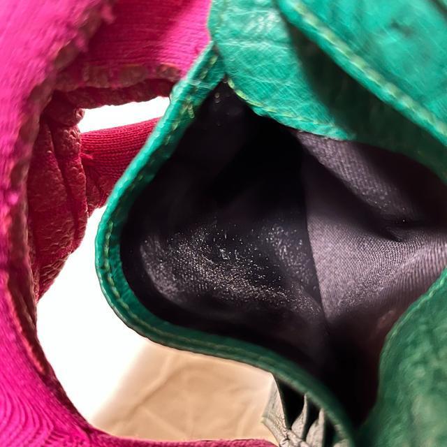 【オーストリッチ】 本革 / 二つ折り財布(小銭入れあり) / グリーン系 < 女性ファッション 【オーストリッチ】 本革 / 二つ折り財布(小銭入れあり) / グリーン系 < 女性ファッションの