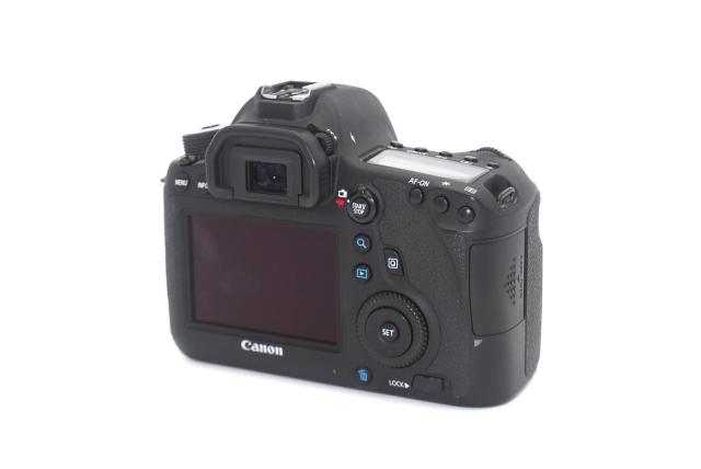 �y���ď������o�c�O���̋@���́�Canon 6D �{�f�B�� �� �Ɠd/AV�� 