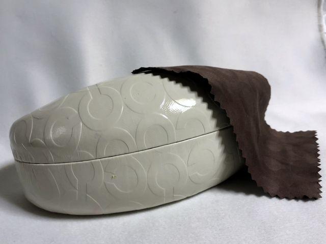 即決 COACHコーチ ブランドアイコン 純正サングラス、眼鏡ケース 白 ホワイト クロス付き < ブランド  即決 COACHコーチ ブランドアイコン 純正サングラス、眼鏡ケース 白 ホワイト クロス付き < ブランドの