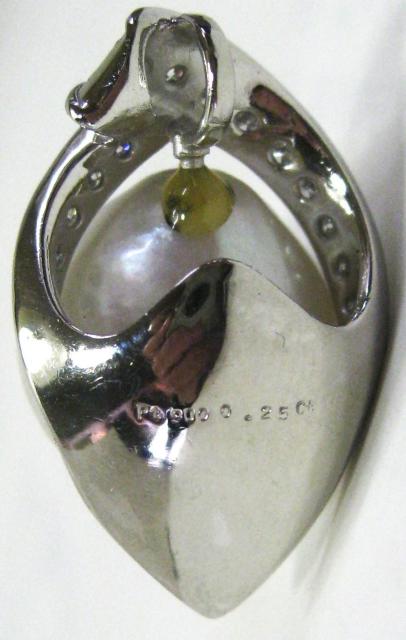 極美品 Pt900プラチナ ペンダント南洋パール 真珠15ミリダイヤ0.25ct < 女性アクセサリー/時計 極美品 Pt900プラチナ ペンダント南洋パール 真珠15ミリダイヤ0.25ct < 女性アクセサリー/時計の