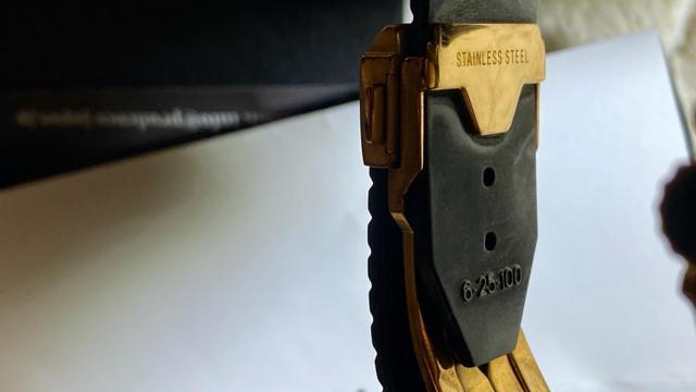 ※ジャンク品 メンズ時計 ゴールド×ブラック < 男性アクセサリー/時計 ※ジャンク品 メンズ時計 ゴールド×ブラック < 男性アクセサリー/時計の