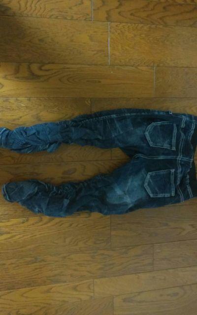 140 ダメージデニム 美品 ウエスト後ろゴム 男女兼用 < キッズ/ベビー  140 ダメージデニム 美品 ウエスト後ろゴム 男女兼用 < キッズ/ベビーの