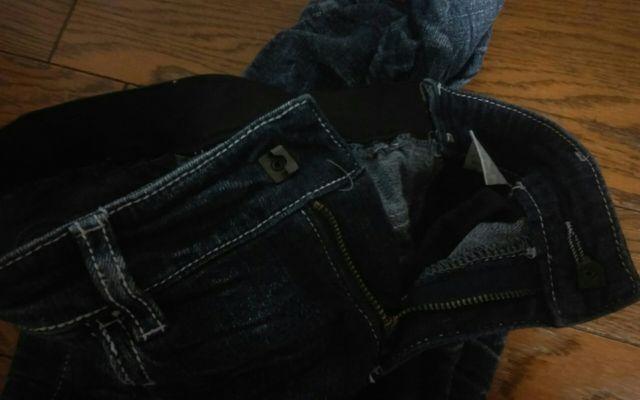 140 ダメージデニム 美品 ウエスト後ろゴム 男女兼用 < キッズ/ベビー  140 ダメージデニム 美品 ウエスト後ろゴム 男女兼用 < キッズ/ベビーの