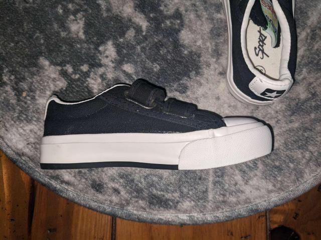 新品 15cm スニーカー ローカット キッズ 靴 シューズ 子供 ブラック < キッズ/ベビー  新品 15cm スニーカー ローカット キッズ 靴 シューズ 子供 ブラック < キッズ/ベビーの