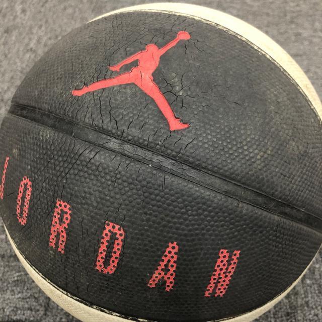  JORDAN W[_ oXPbg{[  W[/X|[c 