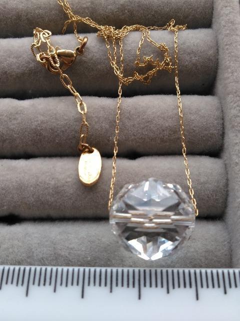 �J�b�g�N���X�^���̃y���_���g �� �����A�N�Z�T���[/���v�� 