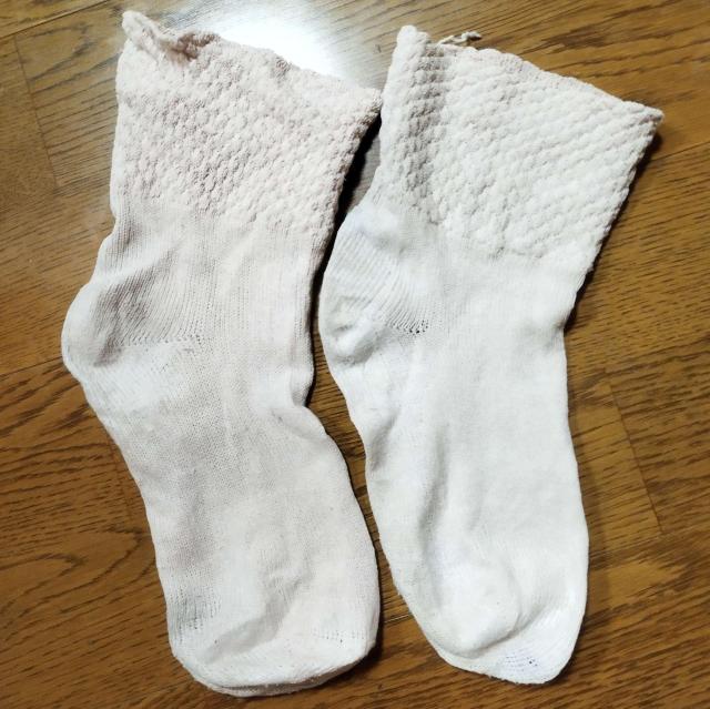 使用済み ダメージあり ソックス 1足 ピンクベージュ系 < 女性ファッション 使用済み ダメージあり ソックス 1足 ピンクベージュ系 < 女性ファッションの