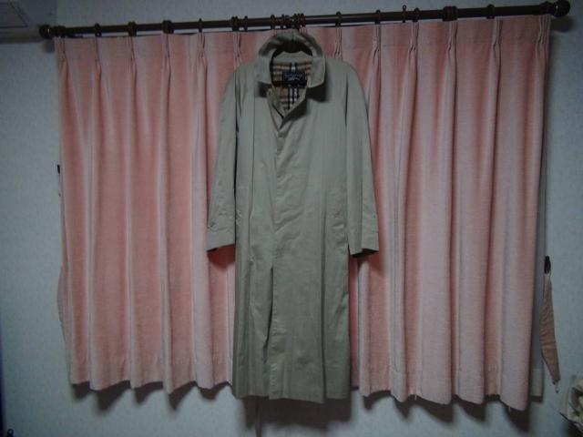 バーバリー(BURBERRY)のコート(L) タマムシ色!。 < ブランド  バーバリー(BURBERRY)のコート(L) タマムシ色!。  < ブランドの