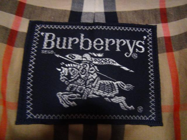 バーバリー(BURBERRY)のコート(L) タマムシ色!。 < ブランド  バーバリー(BURBERRY)のコート(L) タマムシ色!。 < ブランドの