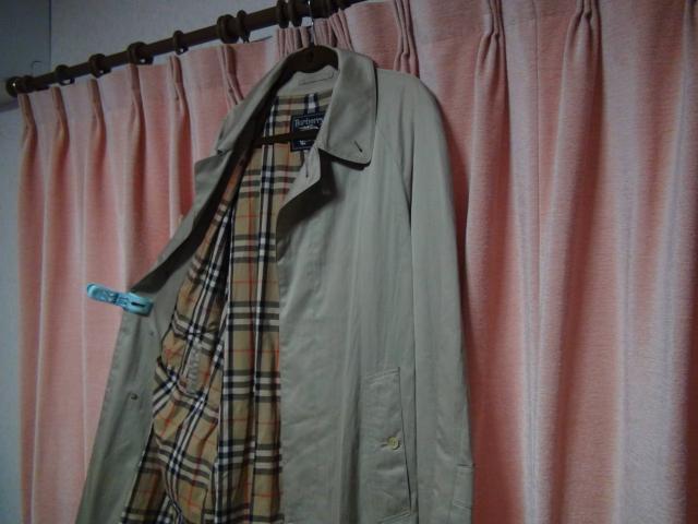 バーバリー(BURBERRY)のコート(L) タマムシ色!。 < ブランド  バーバリー(BURBERRY)のコート(L) タマムシ色!。 < ブランドの