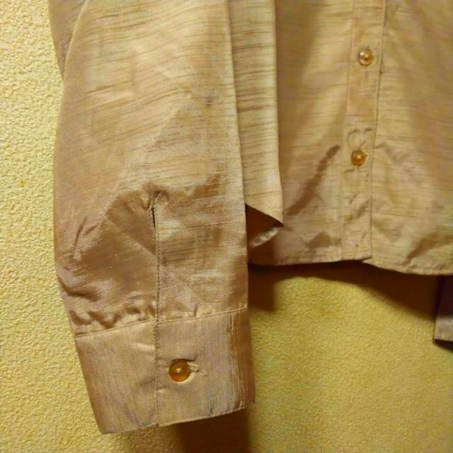 新品タグ付★光沢のある長袖シャツ/金茶/L < 女性ファッション  新品タグ付★光沢のある長袖シャツ/金茶/L < 女性ファッションの