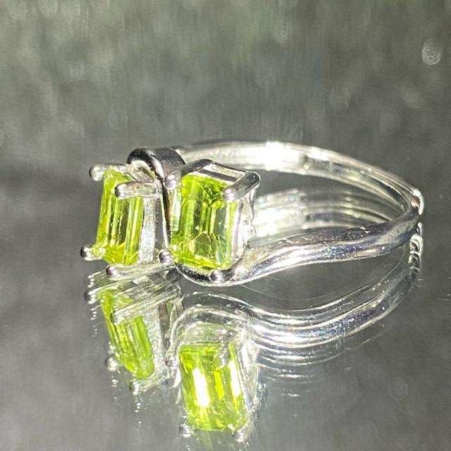 《No.R060》宝石品質 ダブルデザインペリドット フリーサイズリング < 女性アクセサリー/時計  《No.R060》宝石品質 ダブルデザインペリドット フリーサイズリング  < 女性アクセサリー/時計の