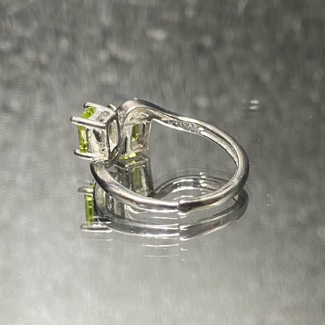 《No.R060》宝石品質 ダブルデザインペリドット フリーサイズリング < 女性アクセサリー/時計  《No.R060》宝石品質 ダブルデザインペリドット フリーサイズリング < 女性アクセサリー/時計の