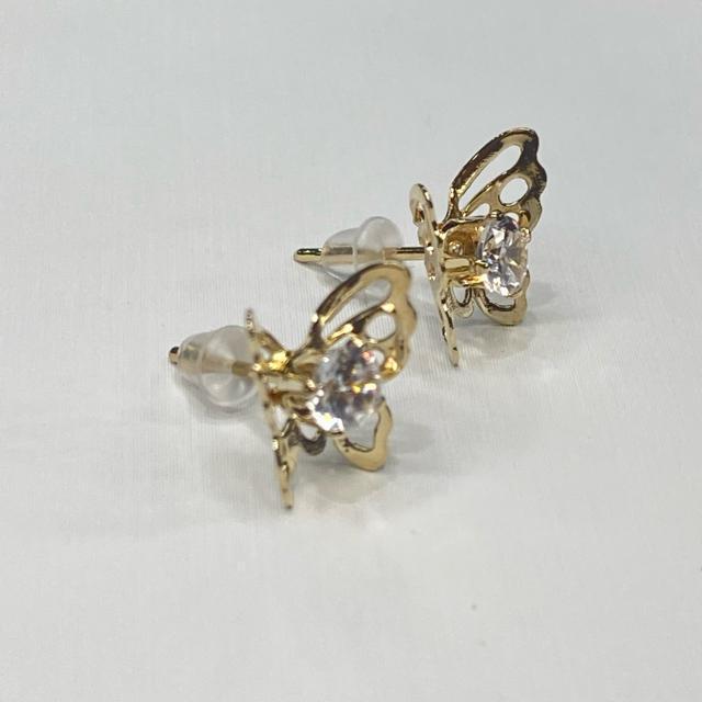 《pierce》キラッキラ 0.5ct ×2 蝶々型ピアス 両耳用 < 女性アクセサリー/時計  《pierce》キラッキラ 0.5ct ×2 蝶々型ピアス 両耳用 < 女性アクセサリー/時計の