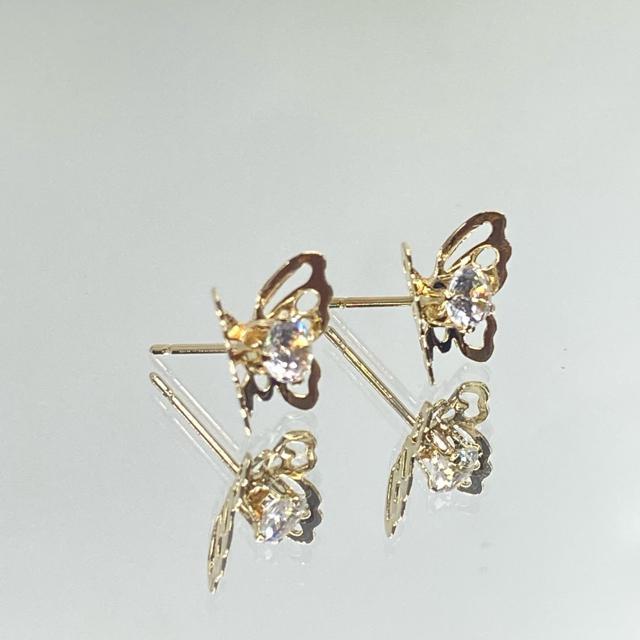 《pierce》キラッキラ 0.5ct ×2 蝶々型ピアス 両耳用 < 女性アクセサリー/時計  《pierce》キラッキラ 0.5ct ×2 蝶々型ピアス 両耳用 < 女性アクセサリー/時計の
