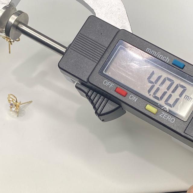 《pierce》キラッキラ 0.5ct ×2 蝶々型ピアス 両耳用 < 女性アクセサリー/時計  《pierce》キラッキラ 0.5ct ×2 蝶々型ピアス 両耳用 < 女性アクセサリー/時計の