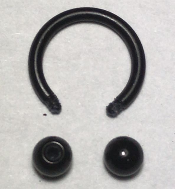 アクリルボディピアス サーキュラーバーベル 黒色 16G 内径 10mm ファーストピアス 眉 軟骨 リップ ボール 安い < 男性アクセサリー/時計  アクリルボディピアス サーキュラーバーベル 黒色 16G 内径 10mm ファーストピアス 眉 軟骨 リップ ボール 安い < 男性アクセサリー/時計の