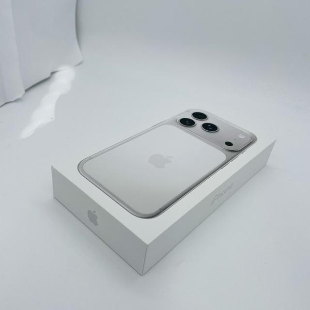 J iPhone 17 Pro 512 GB SIMt[ {  Ɠd/AV 