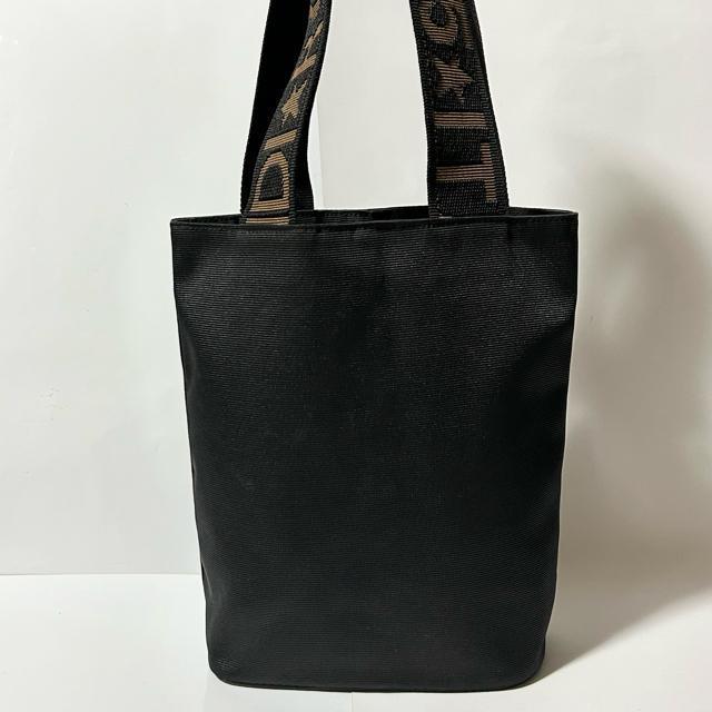 ���i FENDI �t�F���f�B �Y�b�J�� ���S�W���K�[�h �n���h�� �L�����o�X �g�[�g�o�b�O �~�j�g�[�g �u���b�N �u���E�� �� �u�����h�� 