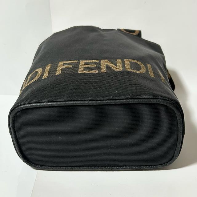 ���i FENDI �t�F���f�B �Y�b�J�� ���S�W���K�[�h �n���h�� �L�����o�X �g�[�g�o�b�O �~�j�g�[�g �u���b�N �u���E�� �� �u�����h�� 